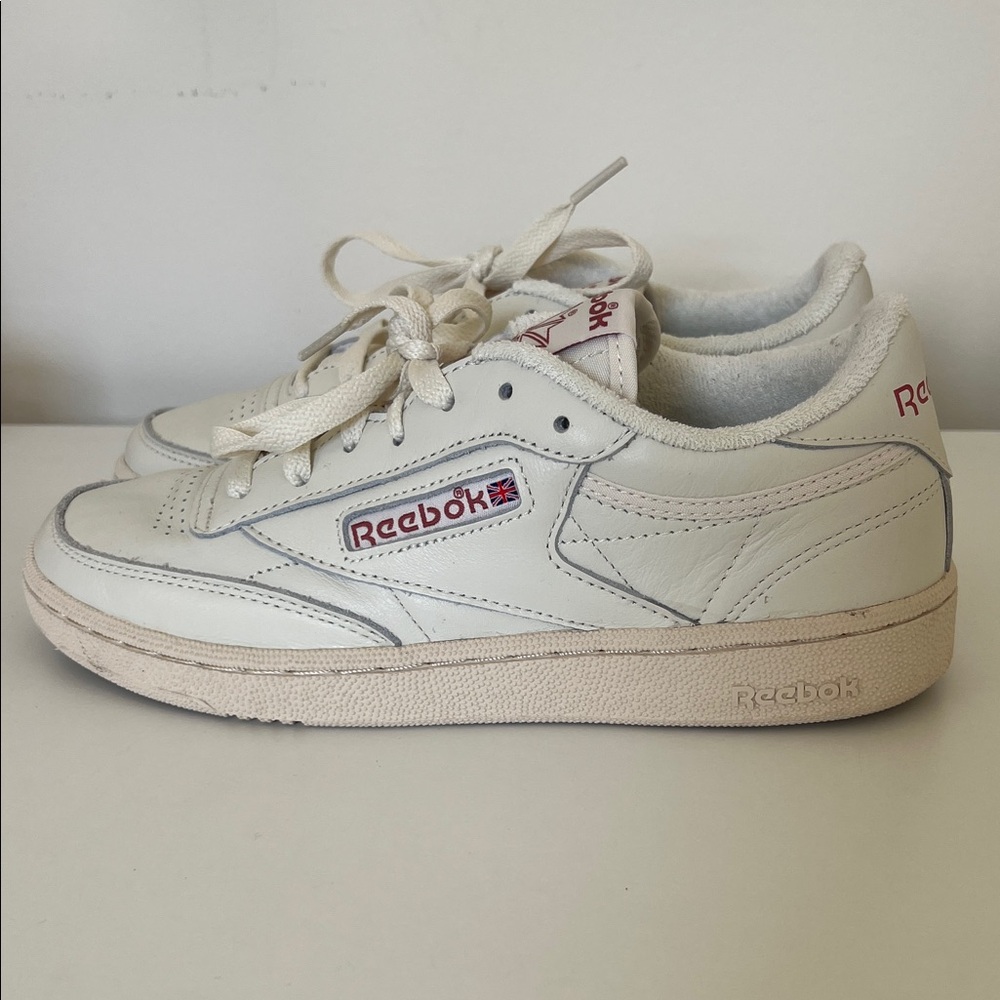 Like New Reebok Cream Leather Sneakers